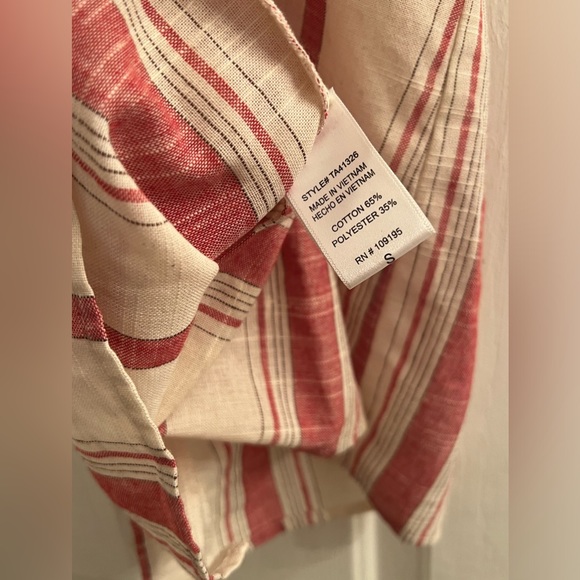 Size small red cream striped tank top shirt - Picture 4 of 5